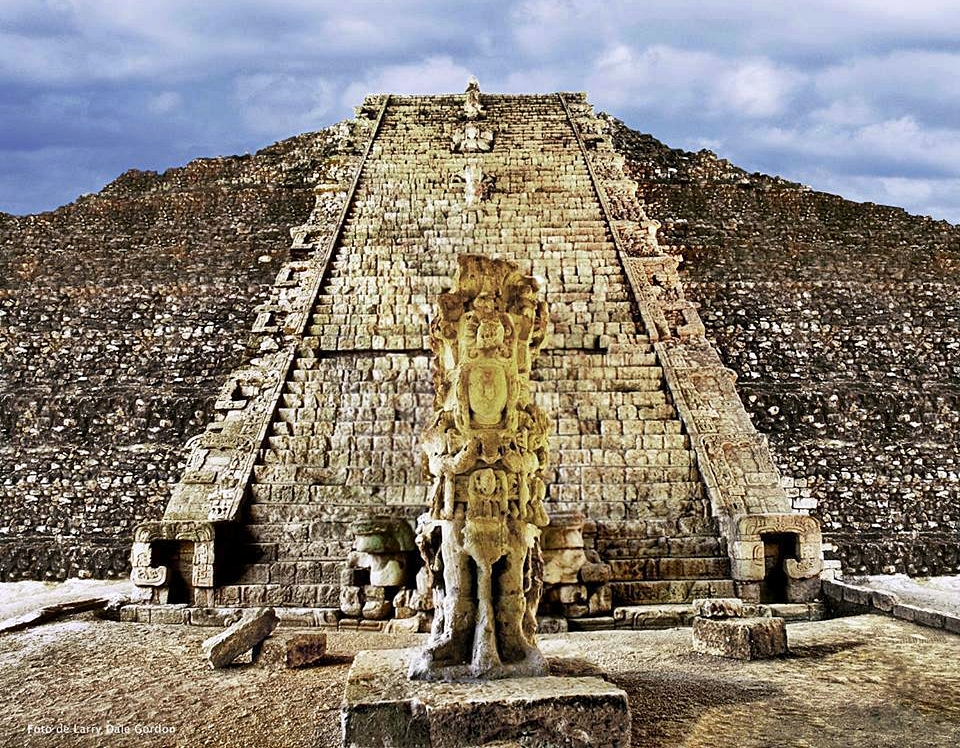 La escalinata de los jeroglíficos es el texto más extenso tallado en piedra de toda América precolombina