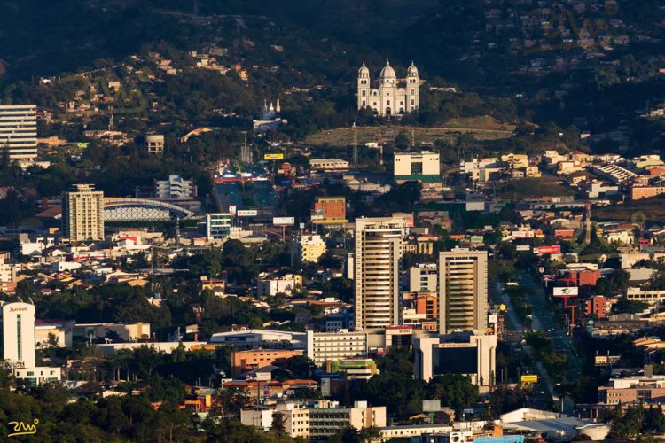 Tegucigalpa vista desde el Este de la ciudad - Foto de Ram On
