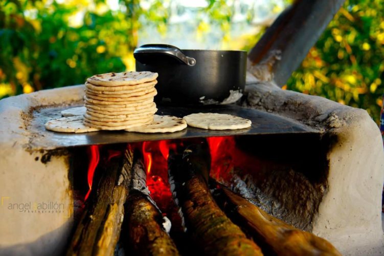 Gorditas y delgadas, así se preparan las tortillas en nuestro país - Foto de Ángel Sabillón